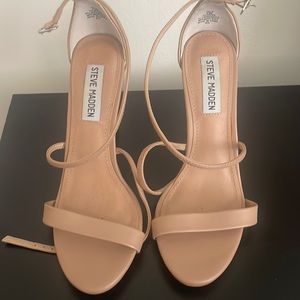 Tan Steve Madden heels 6.5 (I’m usually a 7 fit great) comfortable!